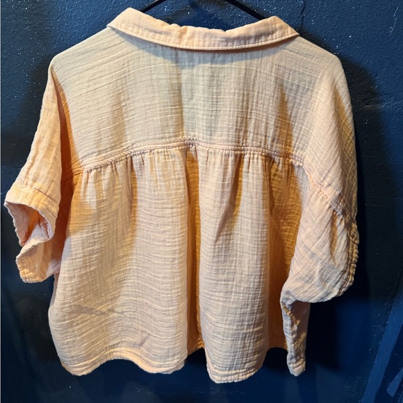 Old Navy Yellow Cotton Cropped Button-Down Shirt - Picture 3 of 4